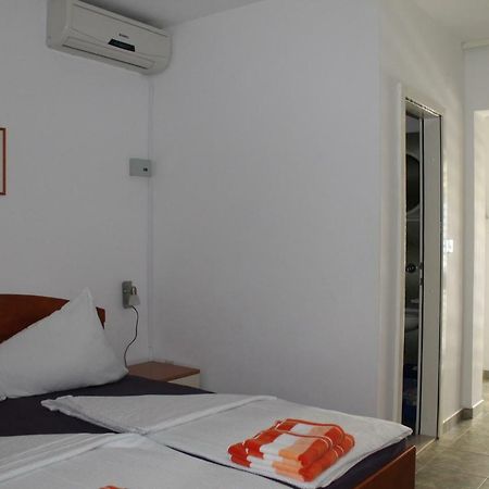 Apartmani Atila Damir Omiš Exterior foto