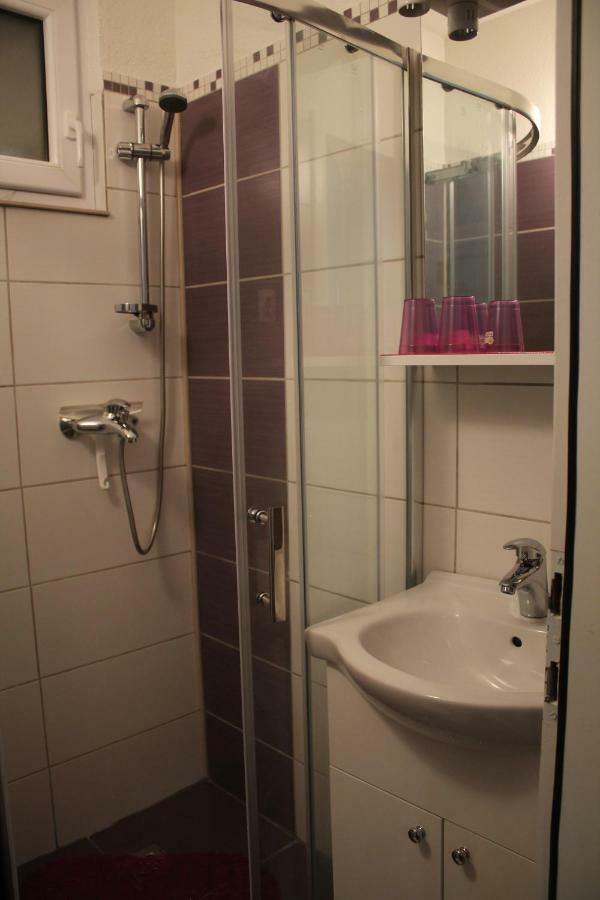 Apartmani Atila Damir Omiš Exterior foto