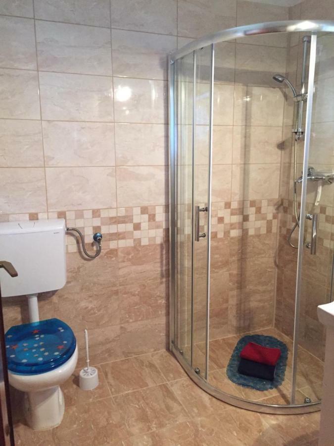 Apartmani Atila Damir Omiš Exterior foto